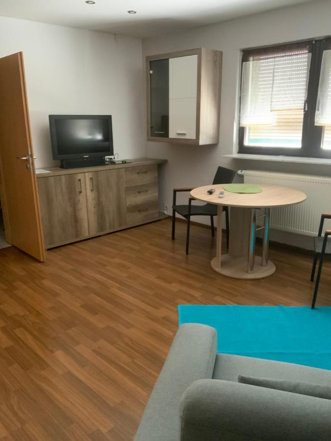 Ferien/ Monteurzimmer mit gemeinsam Wozi, Kü, Bad, WLAN Magdeburg Exterior foto