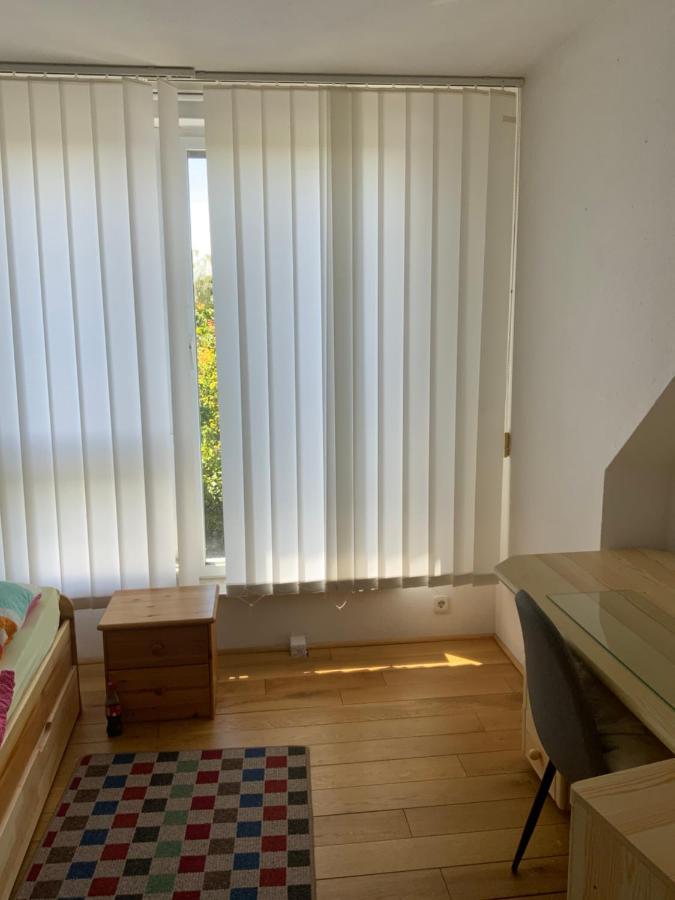 Ferien/ Monteurzimmer mit gemeinsam Wozi, Kü, Bad, WLAN Magdeburg Exterior foto