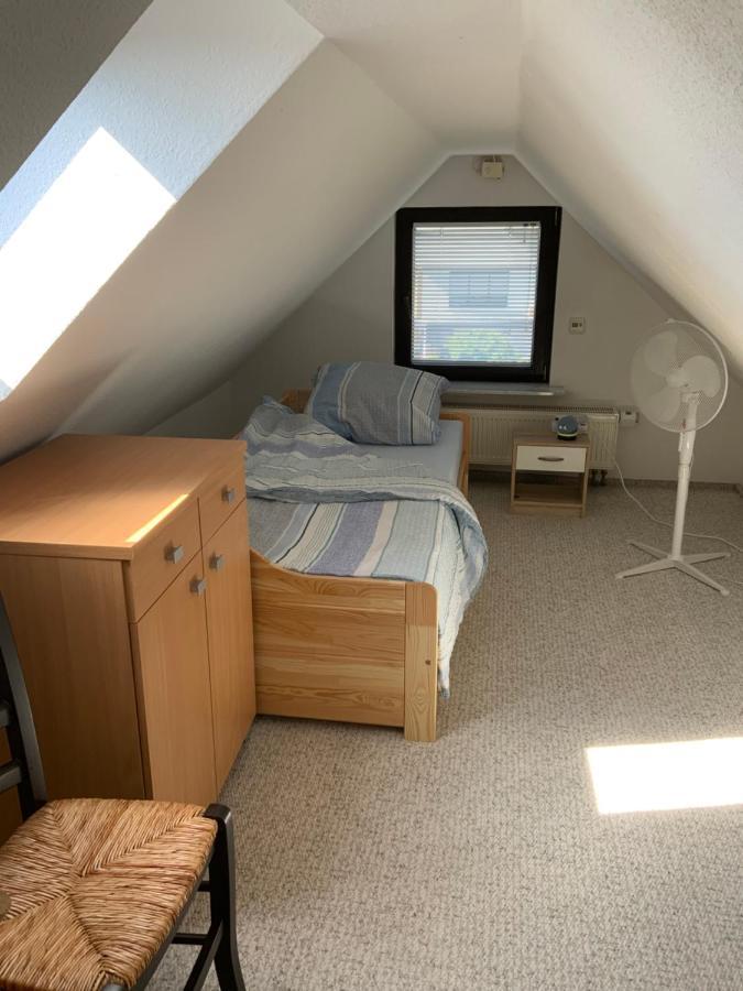 Ferien/ Monteurzimmer mit gemeinsam Wozi, Kü, Bad, WLAN Magdeburg Exterior foto